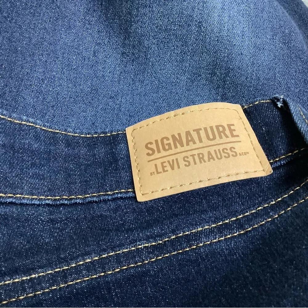 Signature by Levi Strauss Dark  Women's high rise Skinny Jeans size 14 Small. - Picture 13 of 13